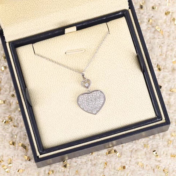 replica,repliche,fake,1:1,earrings,bracelet,ring,jewelry Collana della serie Happy Hearts di Chopard
