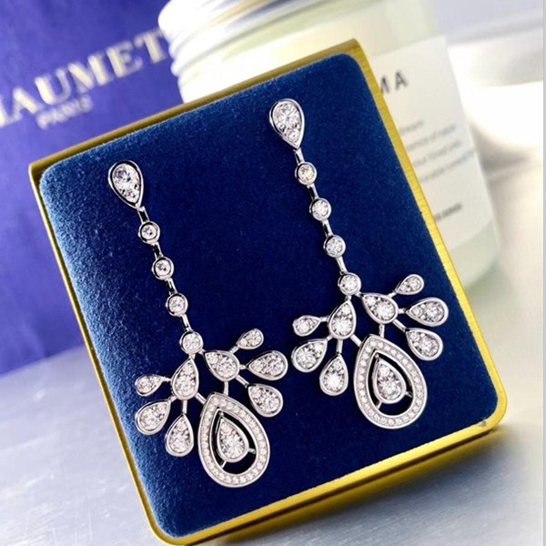 replica,repliche,fake,1:1,earrings,bracelet,ring,jewelry I fiabeschi orecchini di piume di garzetta di Chaumet