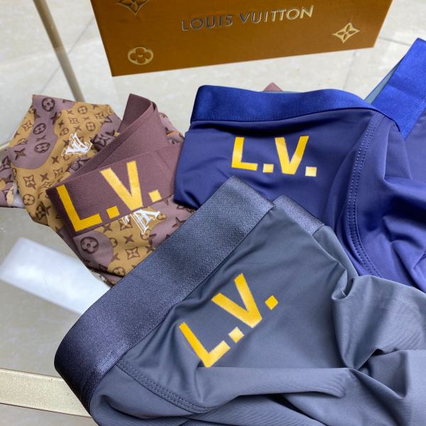 replica,repliche,fake,1:1,earrings,bracelet,ring,jewelry Intimo da uomo di lusso Louis Vuitton (tre pezzi)