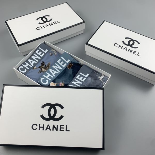 replica,repliche,fake,1:1,earrings,bracelet,ring,jewelry Intimo da uomo di lusso Chanel (tre pezzi)