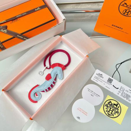 replica,repliche,fake,1:1,earrings,bracelet,ring,jewelry Ciondolo borsa Hermes piccolo cavalluccio marino