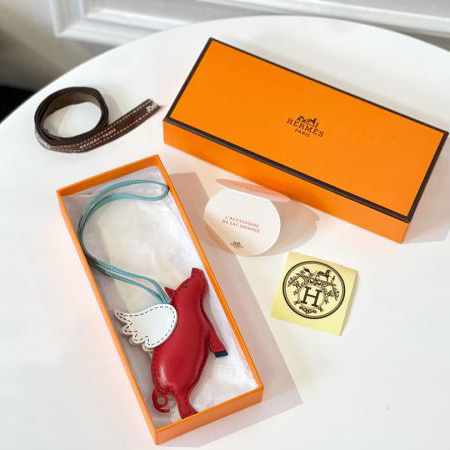 replica,repliche,fake,1:1,earrings,bracelet,ring,jewelry Hermes Ciondolo borsa maialino volante