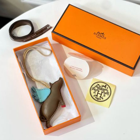 replica,repliche,fake,1:1,earrings,bracelet,ring,jewelry Hermes Ciondolo borsa maialino volante