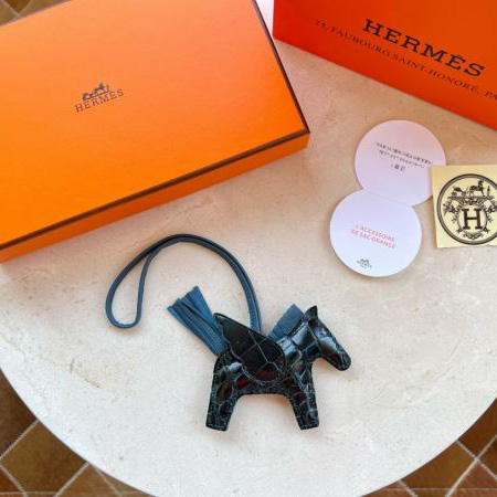 replica,repliche,fake,1:1,earrings,bracelet,ring,jewelry Hermes ciondolo borsa tutto coccodrillo