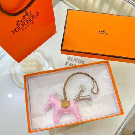 replica,repliche,fake,1:1,earrings,bracelet,ring,jewelry Ciondolo borsa Hermes a forma di cavallino