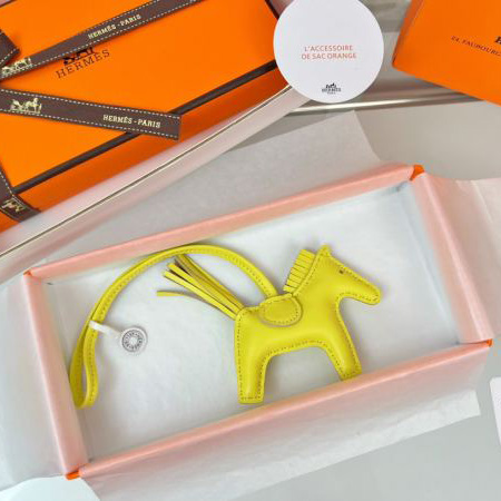 replica,repliche,fake,1:1,earrings,bracelet,ring,jewelry Ciondolo borsa Hermes a forma di cavallino