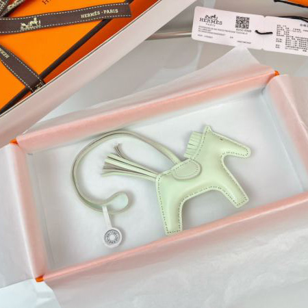 replica,repliche,fake,1:1,earrings,bracelet,ring,jewelry Ciondolo borsa Hermes a forma di cavallino