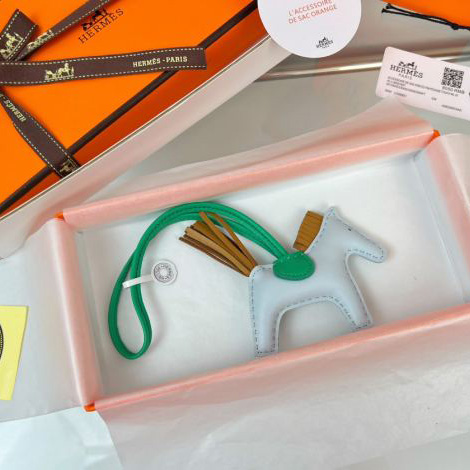 replica,repliche,fake,1:1,earrings,bracelet,ring,jewelry Ciondolo borsa Hermes a forma di cavallino