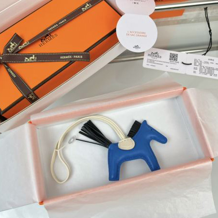 replica,repliche,fake,1:1,earrings,bracelet,ring,jewelry Ciondolo borsa Hermes a forma di cavallino