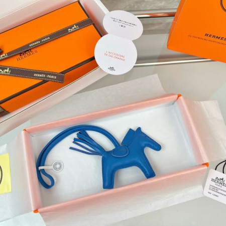 replica,repliche,fake,1:1,earrings,bracelet,ring,jewelry Ciondolo borsa Hermes a forma di cavallino