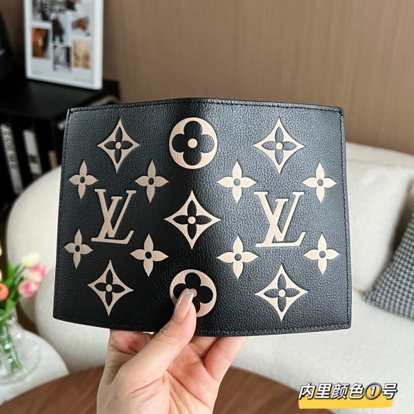 replica,repliche,fake,1:1,earrings,bracelet,ring,jewelry Porta passaporto Louis Vuitton/Dimensioni: 10*14*2,5 cm