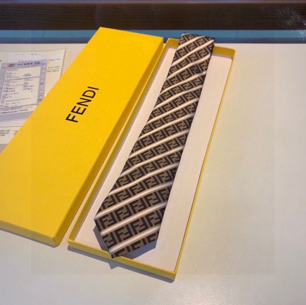 Fendi cravatta da uomo