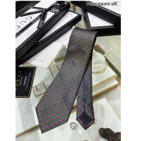 replica,repliche,fake,1:1,earrings,bracelet,ring,jewelry Gucci nuova cravatta da uomo