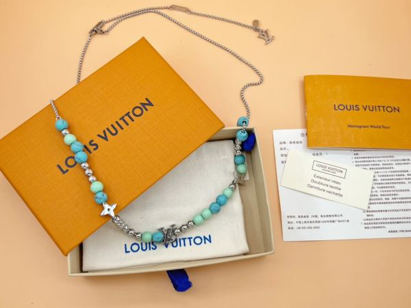 replica,repliche,fake,1:1,earrings,bracelet,ring,jewelry Collana con perline Louis Vuitton