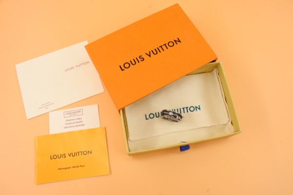 replica,repliche,fake,1:1,earrings,bracelet,ring,jewelry Louis Vuitton Pin Lock Ring