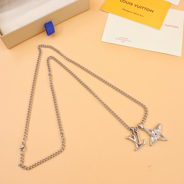 replica,repliche,fake,1:1,earrings,bracelet,ring,jewelry Collana con taglio a fiore Louis Vuitton