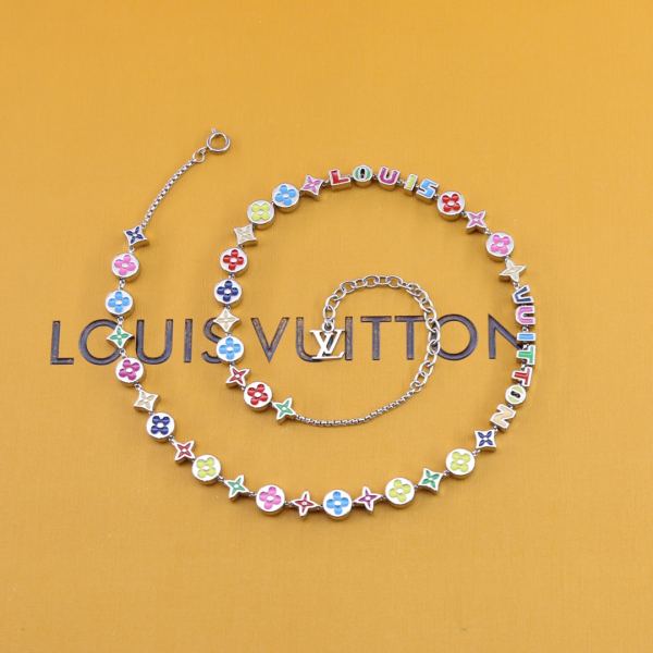 replica,repliche,fake,1:1,earrings,bracelet,ring,jewelry Collana da festa con monogramma Louis Vuitton
