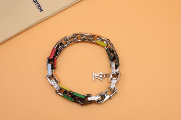 replica,repliche,fake,1:1,earrings,bracelet,ring,jewelry Louis Vuitton Bamboo Bracciale con diamanti colorati