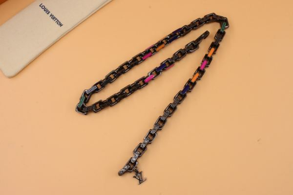 replica,repliche,fake,1:1,earrings,bracelet,ring,jewelry Louis Vuitton Collana di diamanti colorati Bamboo