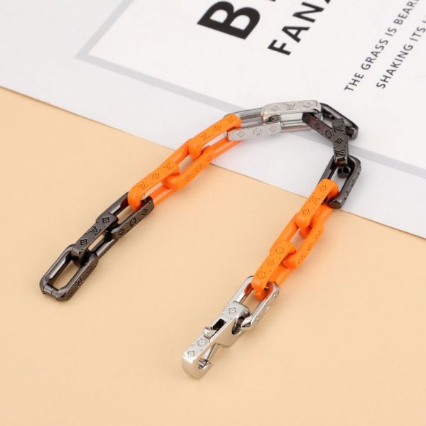 replica,repliche,fake,1:1,earrings,bracelet,ring,jewelry Louis Vuitton Bracciale a catena con monogramma in bambù