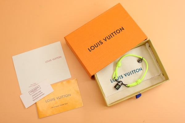 replica,repliche,fake,1:1,earrings,bracelet,ring,jewelry bracciale louis vuitton
