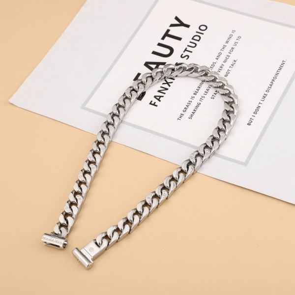 replica,repliche,fake,1:1,earrings,bracelet,ring,jewelry Collana con maglie a catena Louis Vuitton