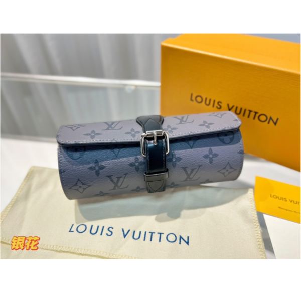 replica,repliche,fake,1:1,earrings,bracelet,ring,jewelry Louis Vuitton Classic Confezione da 3 orologi