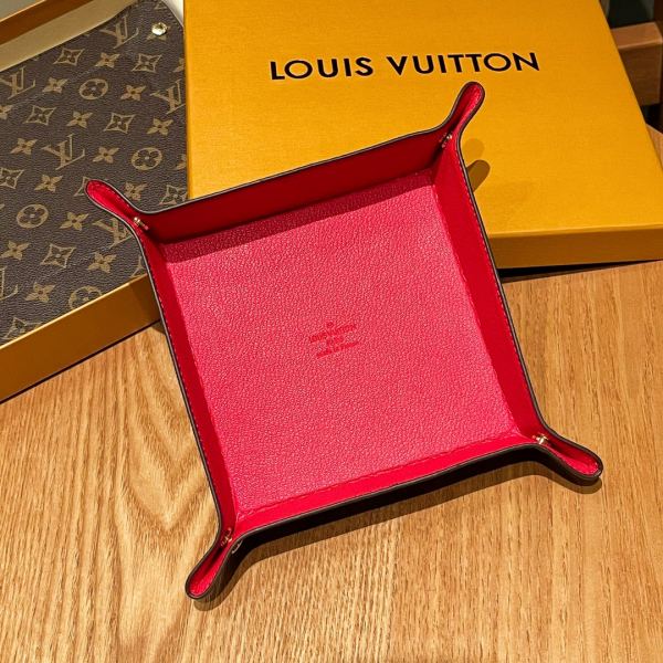 replica,repliche,fake,1:1,earrings,bracelet,ring,jewelry Louis Vuitton nuovo vassoio portaoggetti piccolo/20*20*4cm