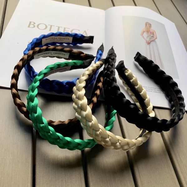 replica,repliche,fake,1:1,earrings,bracelet,ring,jewelry 【1 pz】 La nuova fascia in pelle intrecciata di Bottega Veneta