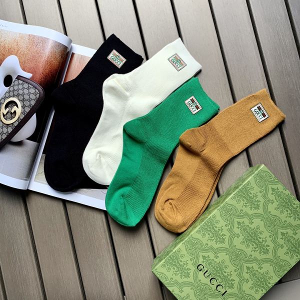 replica,repliche,fake,1:1,earrings,bracelet,ring,jewelry 4 paia di calze Gucci fashion new green frame logo in cotone a tubo medio