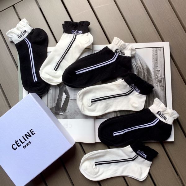replica,repliche,fake,1:1,earrings,bracelet,ring,jewelry 6 paia Celine nuovi calzini in cotone con pizzo a contrasto di colore bianco e nero