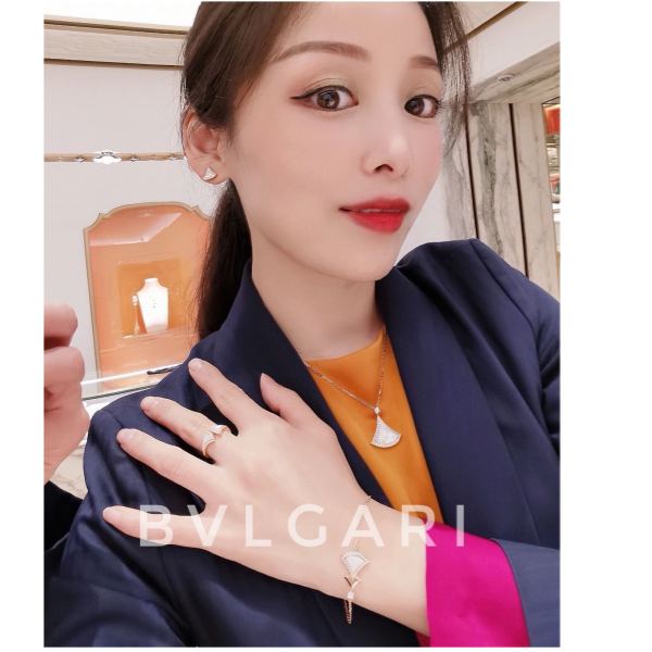 replica,repliche,fake,1:1,earrings,bracelet,ring,jewelry Collana grande Bvlgari smerlato Collana in oro rosa 18 carati