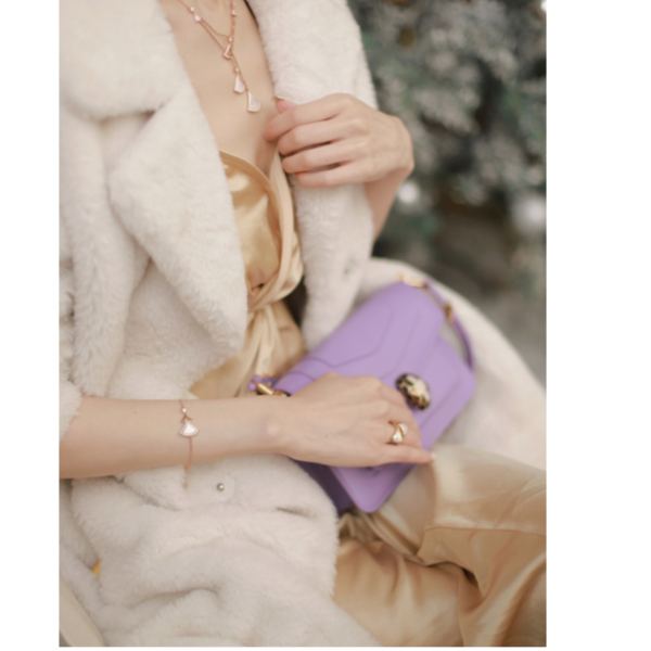 replica,repliche,fake,1:1,earrings,bracelet,ring,jewelry Collana a doppio strato con minigonna Bvlgari
