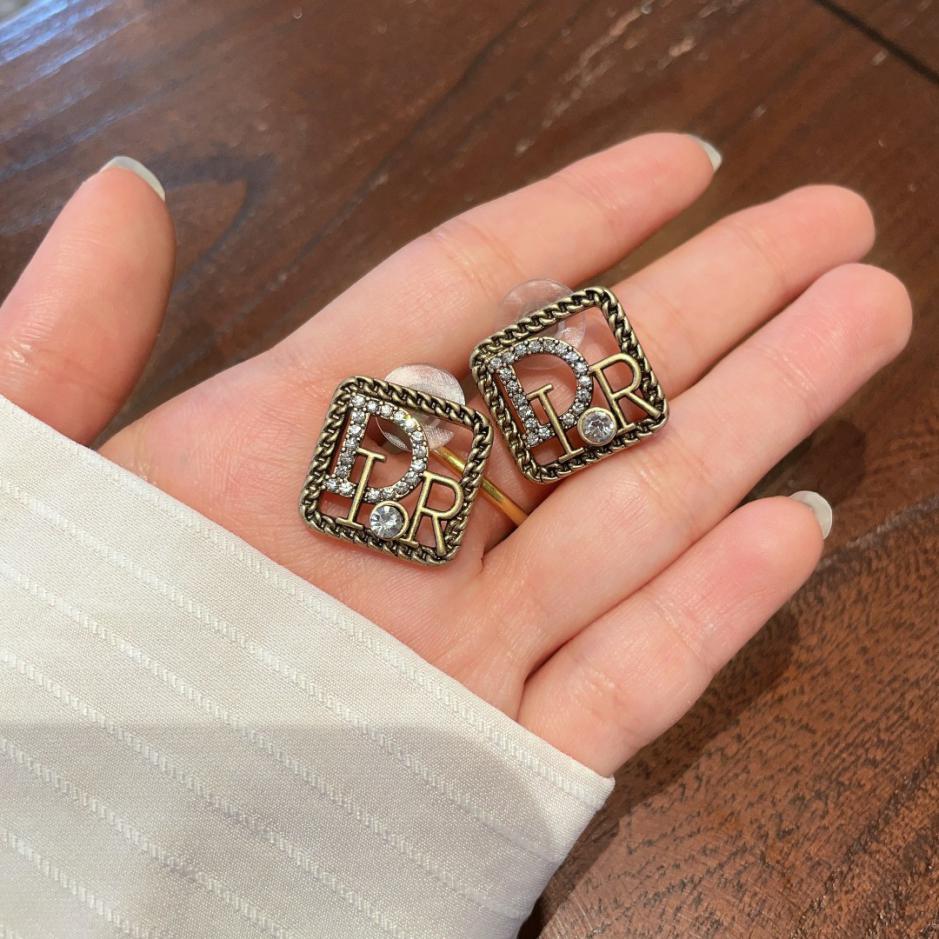 replica,repliche,fake,1:1,earrings,bracelet,ring,jewelry Orecchini Dior di seconda mano