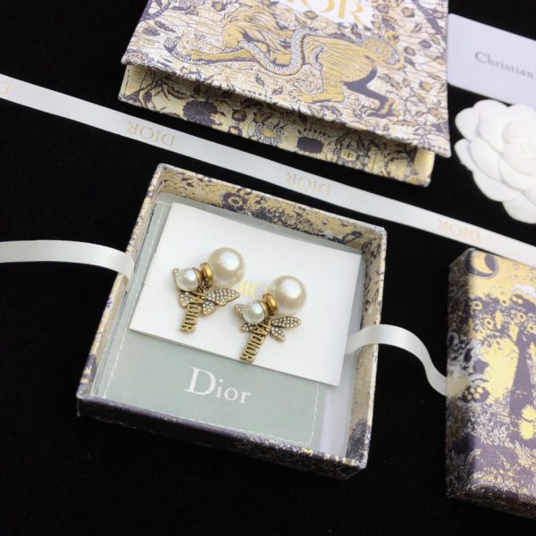 Orecchini con lettera DIOR