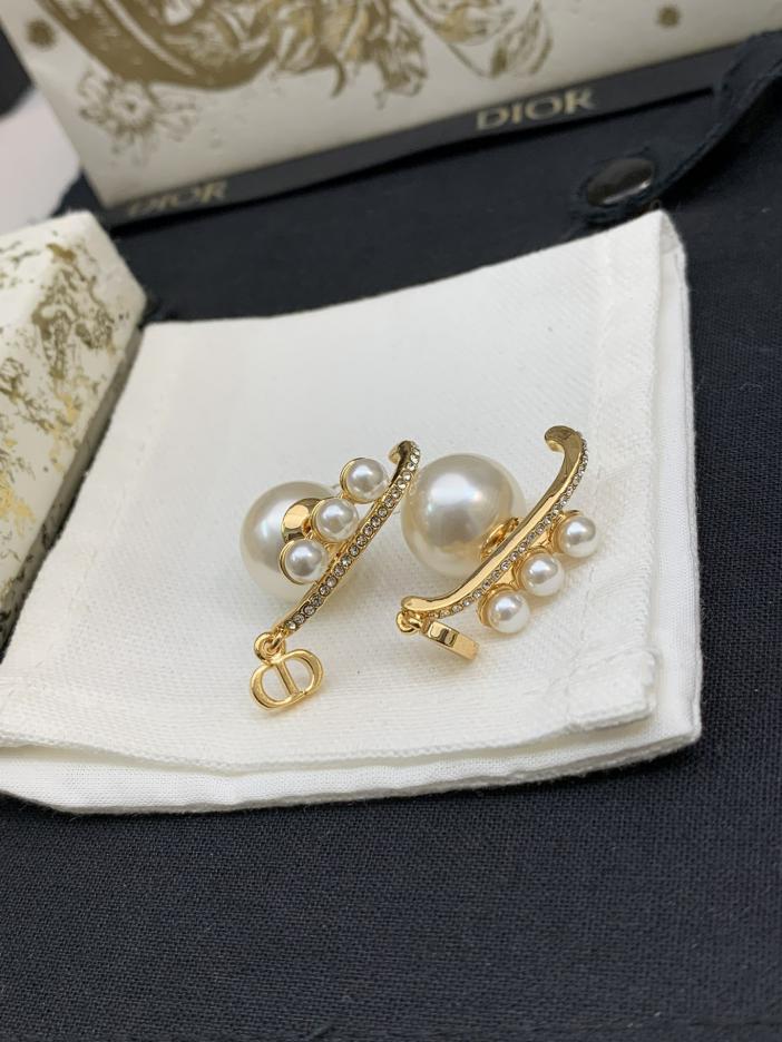 replica,repliche,fake,1:1,earrings,bracelet,ring,jewelry Squisiti orecchini di perle Dior
