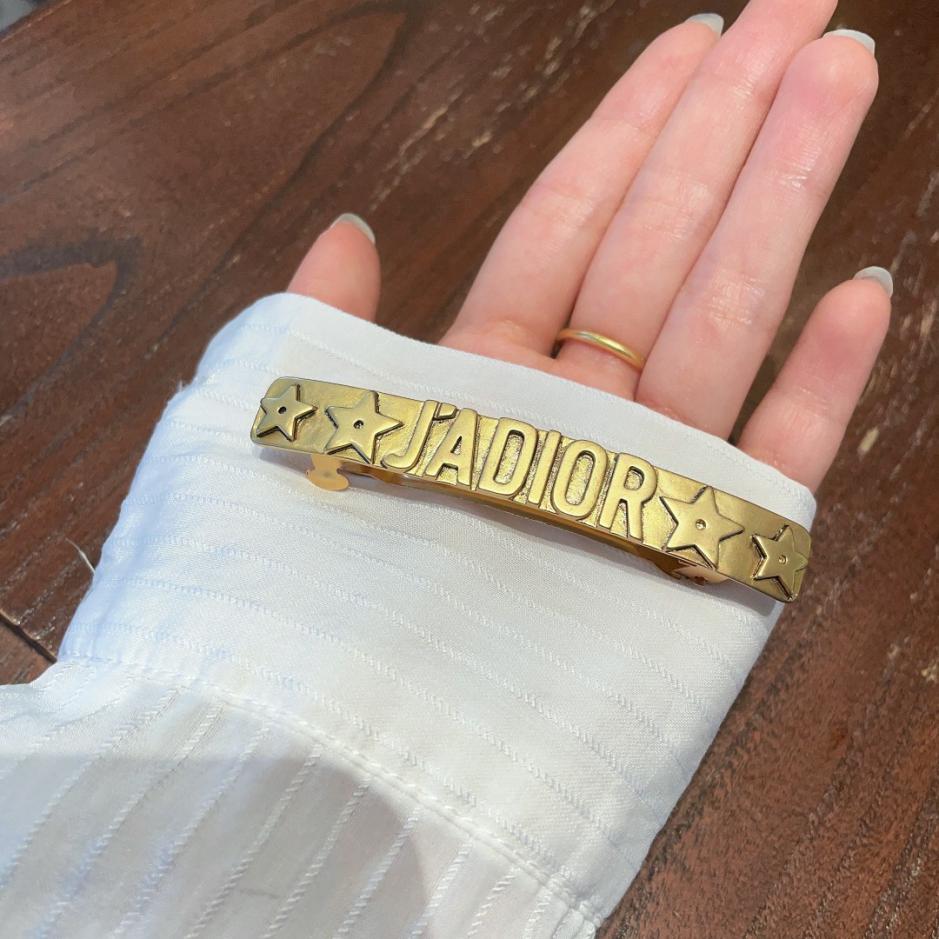 replica,repliche,fake,1:1,earrings,bracelet,ring,jewelry Forcina per capelli con lettera Dior