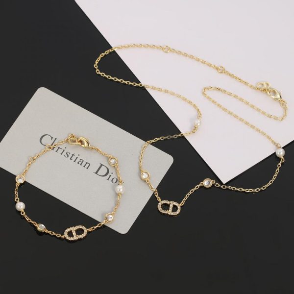 replica,repliche,fake,1:1,earrings,bracelet,ring,jewelry Bracciale Dior con diamanti e perle