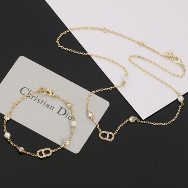 replica,repliche,fake,1:1,earrings,bracelet,ring,jewelry Collana Dior con diamanti e perle