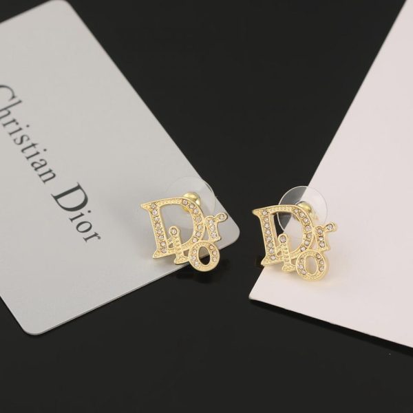 Nuovi orecchini di perle Dior