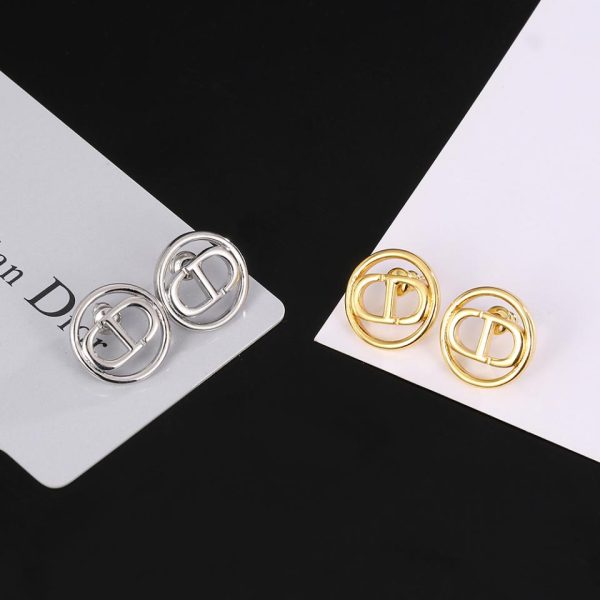 Orecchini con lettera Dior
