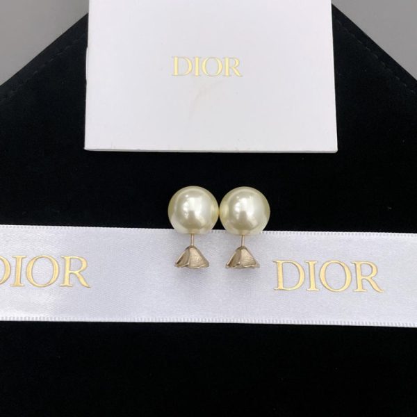 Orecchini Dior con perle a fiore piccolo