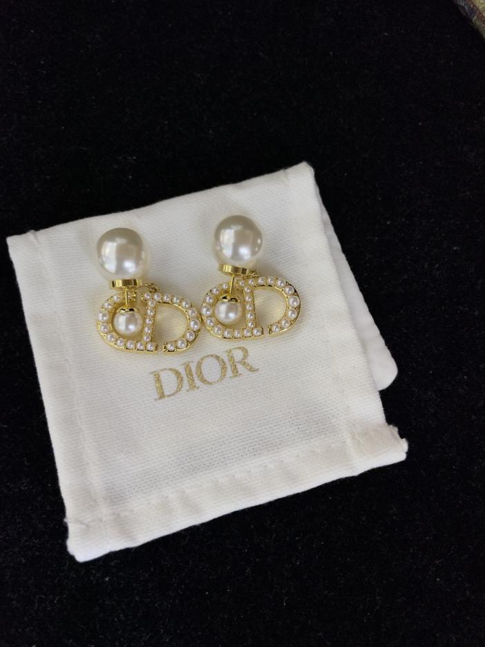replica,repliche,fake,1:1,earrings,bracelet,ring,jewelry Orecchini pendenti con perle Dior sul retro replica,repliche,fake,1:1,earrings,bracelet,ring,jewelry Orecchini pendenti con perle Dior sul retro