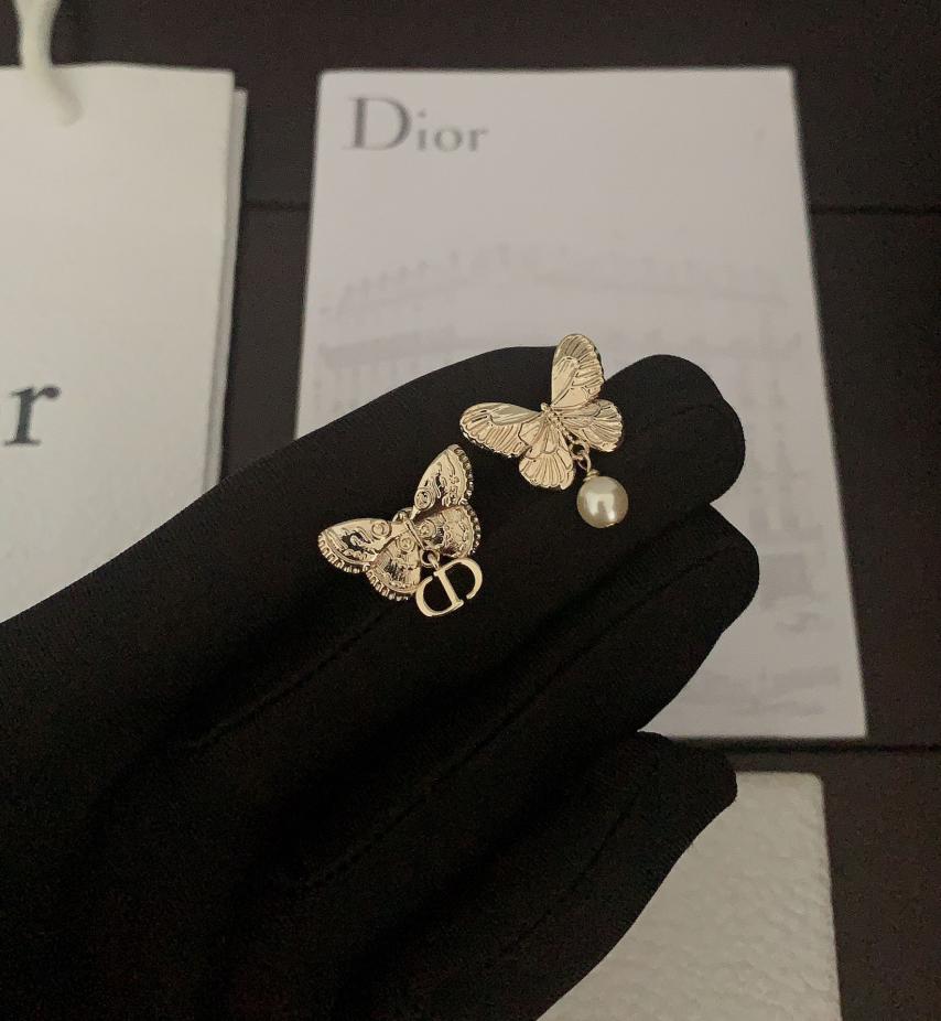 replica,repliche,fake,1:1,earrings,bracelet,ring,jewelry Orecchini di perle asimmetriche Dior Butterfly replica,repliche,fake,1:1,earrings,bracelet,ring,jewelry Orecchini di perle asimmetriche Dior Butterfly