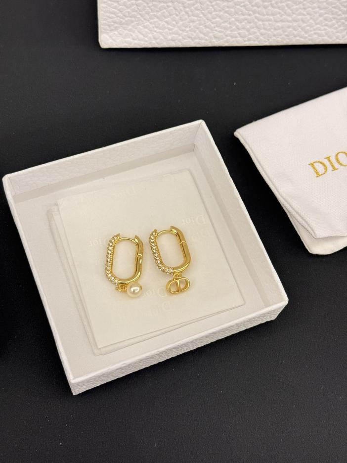 replica,repliche,fake,1:1,earrings,bracelet,ring,jewelry Orecchini Dior in oro e diamanti replica,repliche,fake,1:1,earrings,bracelet,ring,jewelry Orecchini Dior in oro e diamanti