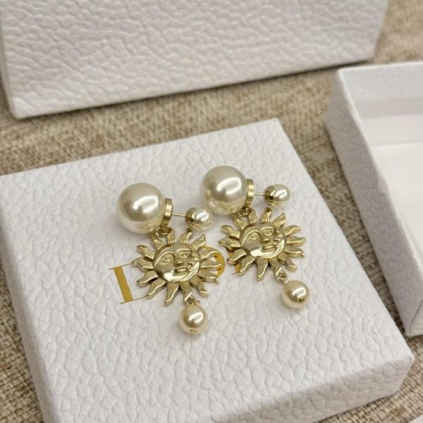 replica,repliche,fake,1:1,earrings,bracelet,ring,jewelry Orecchini Dior con perle sole
