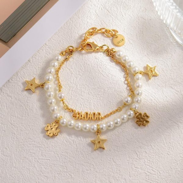 Bracciale Dior con nuove lettere di perle