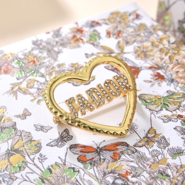 replica,repliche,fake,1:1,earrings,bracelet,ring,jewelry Spilla con nuova lettera Dior