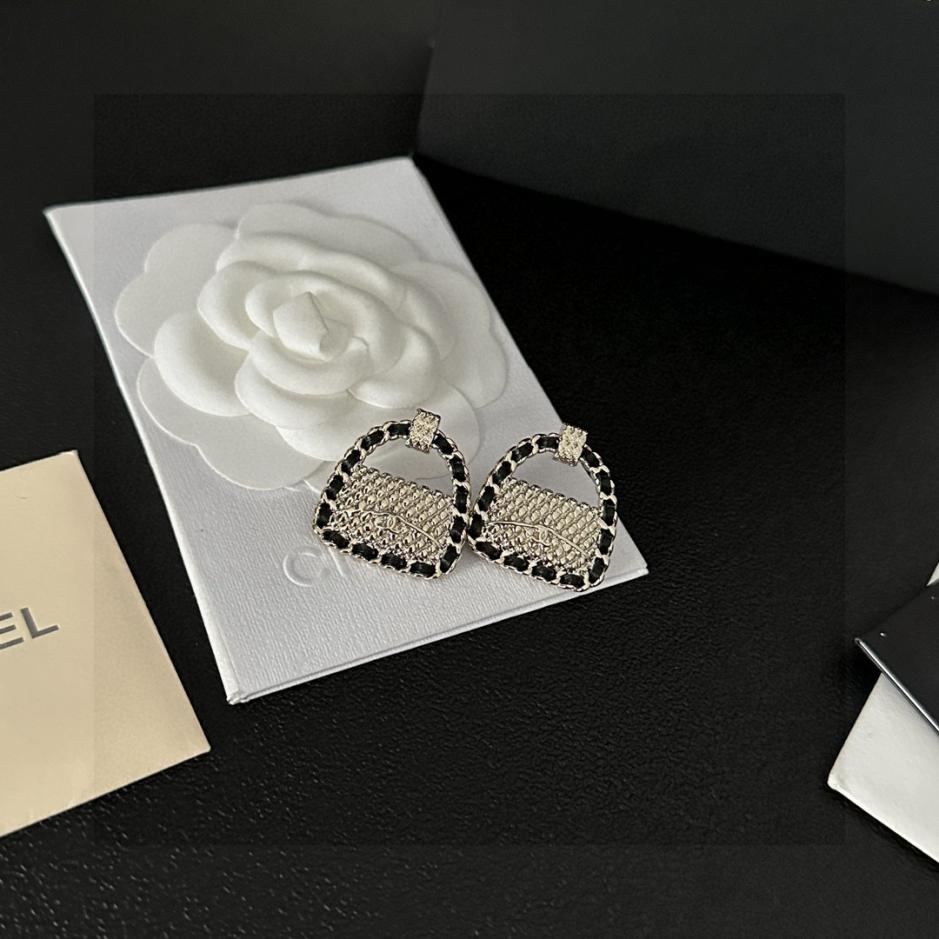 replica,repliche,fake,1:1,earrings,bracelet,ring,jewelry Orecchini doppia C Chanel