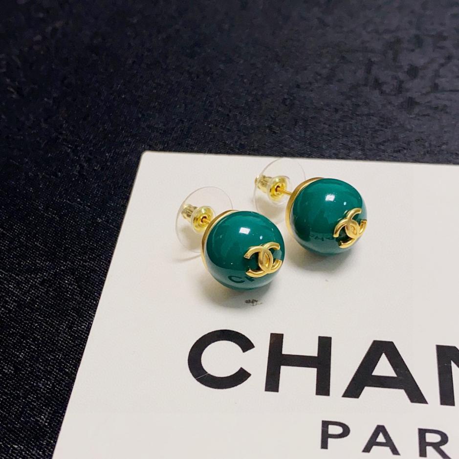 replica,repliche,fake,1:1,earrings,bracelet,ring,jewelry Orecchini a bottone piccoli Chanel doppia C con perla verde